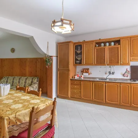 Appartement Beautiful Apartment In Cessaniti Cessaniti